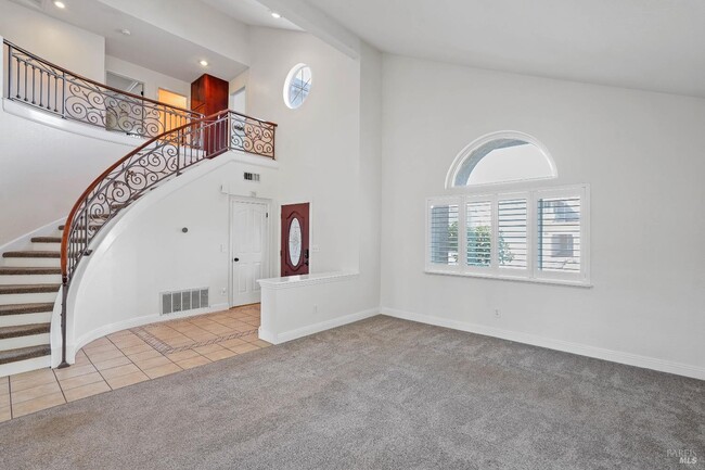 Photo - 606 Roscommon Pl