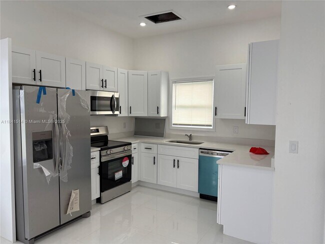 Photo - 13485 NE Jacksonville Rd