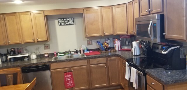 Photo - 1047 Fyler Rd