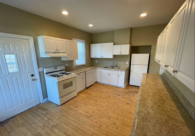 Photo - 1121 7th St SE