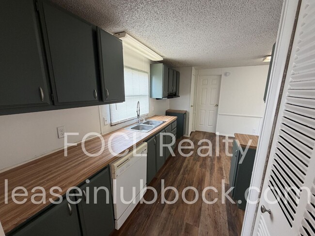 Photo - 3 Bed, 2 Bath Mobile Home in Roosevelt School District