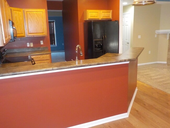 Photo - 125 E 7th St