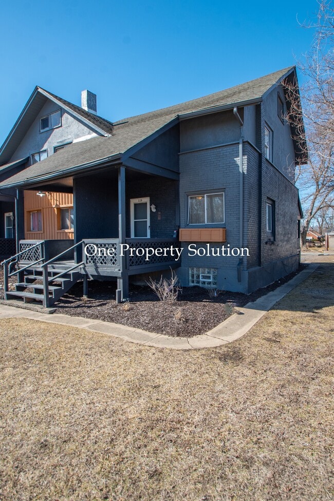 Photo - 328 Bridge St