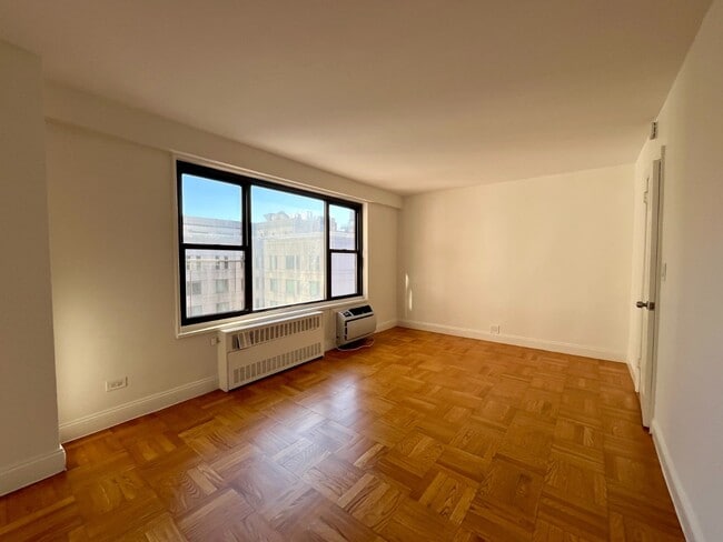 Building Photo - 145 Fourth Avenue Unit 10G