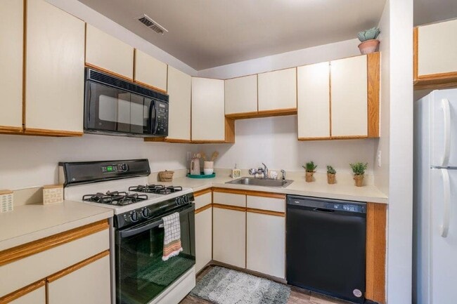 Cranbury Crossing Apartment Homes