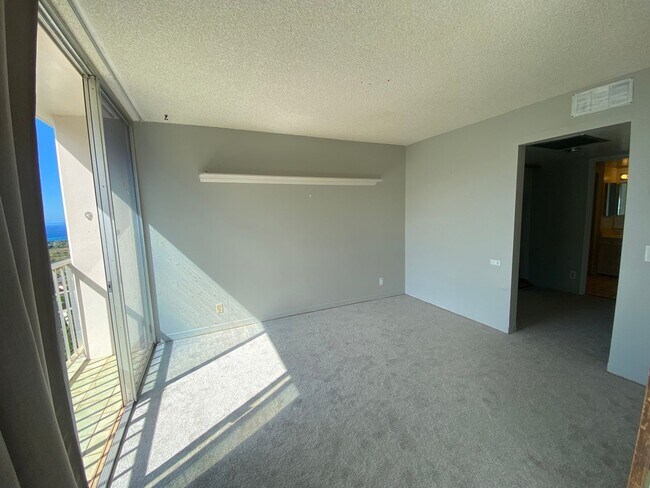 Photo - One Bedroom at Makaha Valley Towers Unit 1815