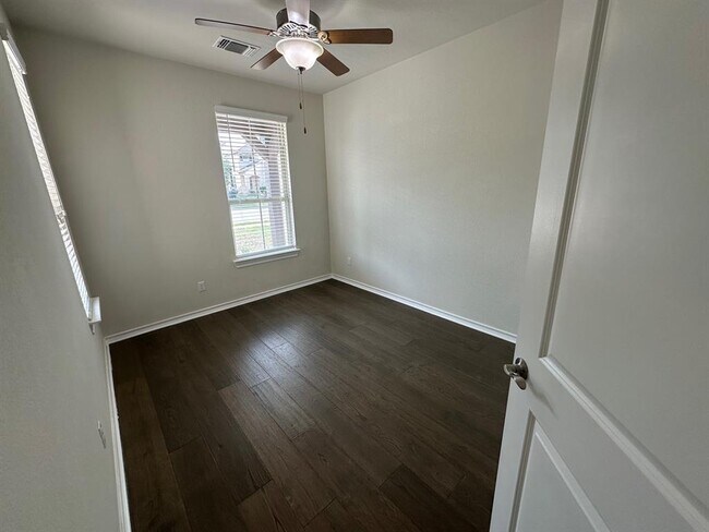 Photo - 16021 Nightshade St