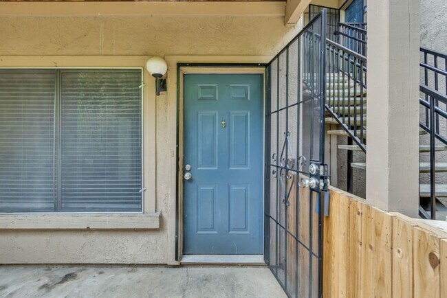 Photo - Great 2 Bedroom Condo in Gated Community