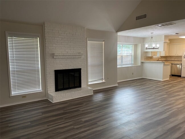 Photo - 1910 Winding Creek Dr