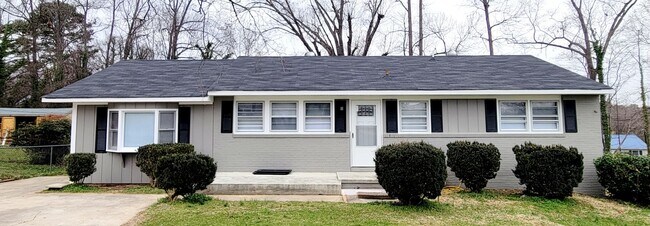 Great 3 bedroom 2 bath home in Graham! - Great 3 bedroom 2 bath home in Graham!