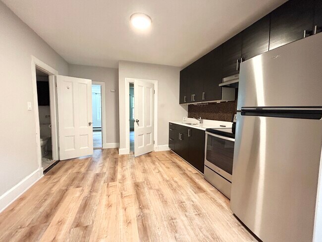 Kitchen/Living Area - 7 Warwick St