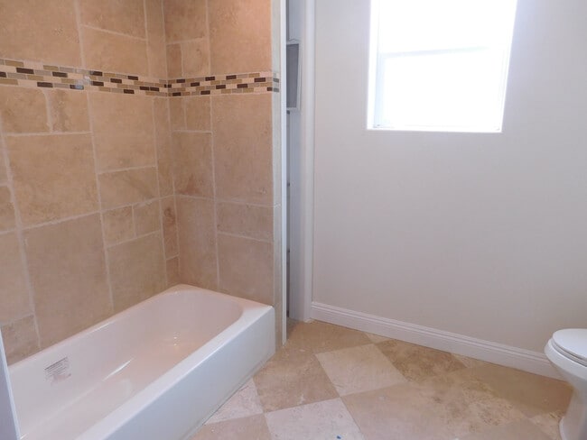 Photo - Tujunga Canyon, 10211-10215