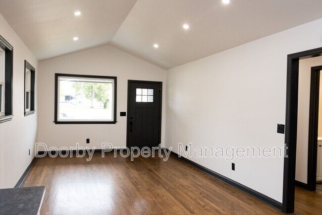 Photo - 2102 Bennett Ave