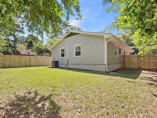 Building Photo - 1201 Bacon St