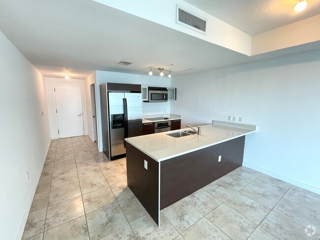 Building Photo - 1900 N Bayshore Dr Rental