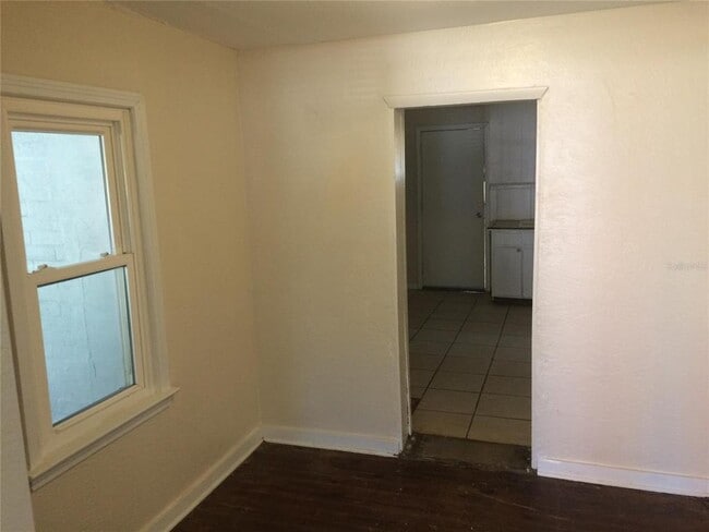 Photo - 935 M.L.K. Blvd S