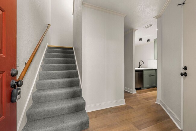 Photo - 5601 Walnut Ave