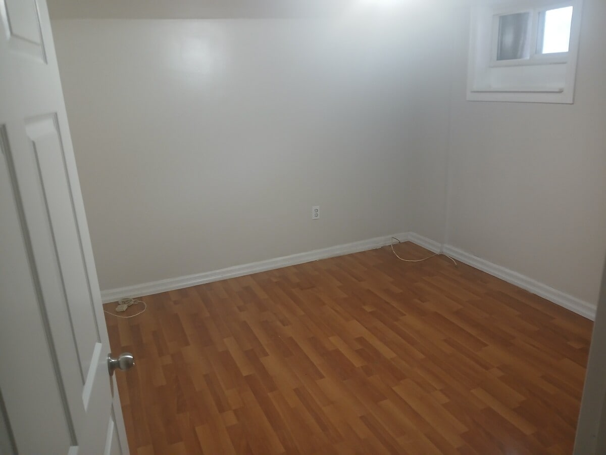 Photo - 1 Boyce Av