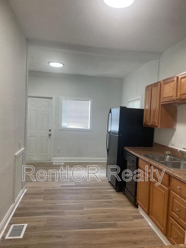 Photo - 511 E Hugh St