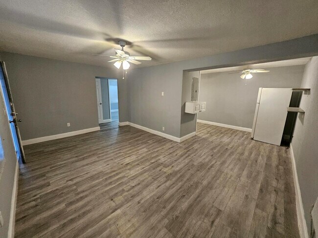 Photo - 1600 NW 93rd St