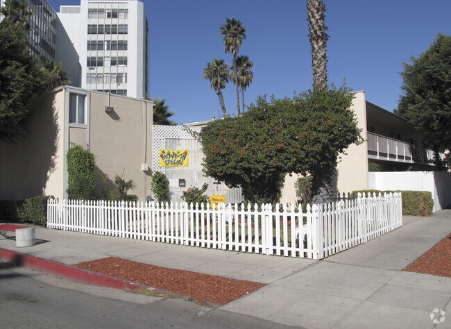 Ocean Plaza Apartments - 633 E 1st St