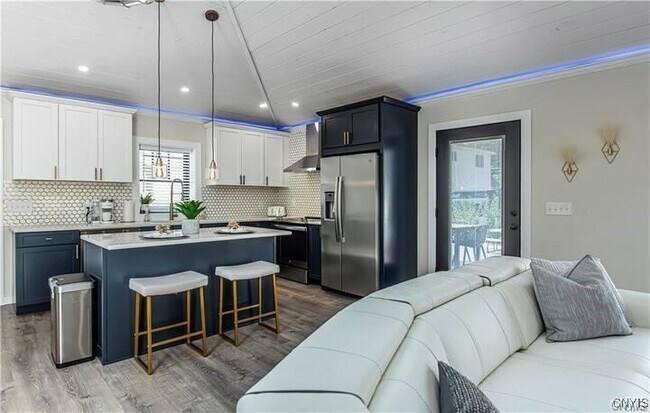 Photo - 1014 Main St