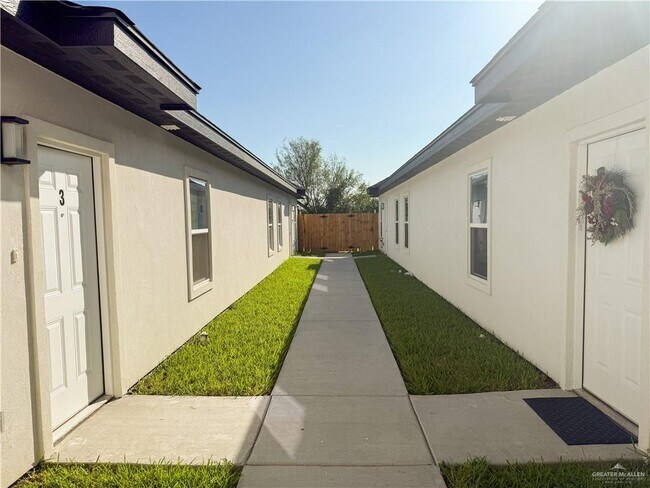 Photo - 15 Cassandra St Unit 3