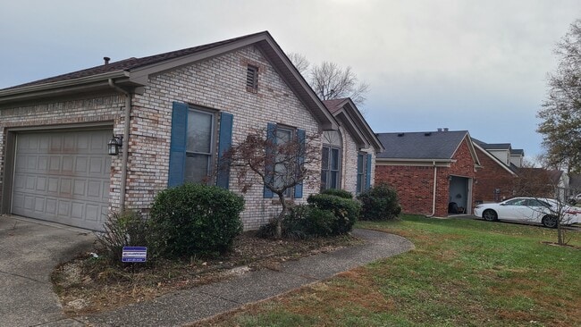 Photo - 406 Old Towne Rd