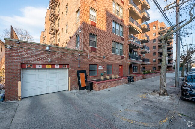 Photo - New Haven Towers