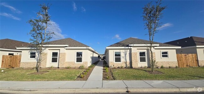 Building Photo - 906 N Abbey Ave Unit 2 Rental