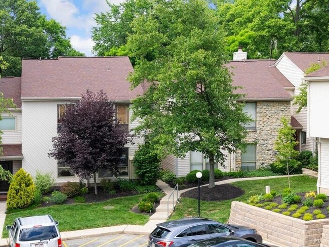 Building Photo - Freshly Painted and Clean Condo in Indian ...