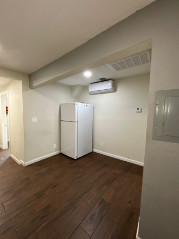 Photo - 2533 W Southcross Blvd Unidad 2