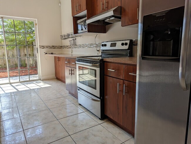 Photo - 960 NE 214th Ln