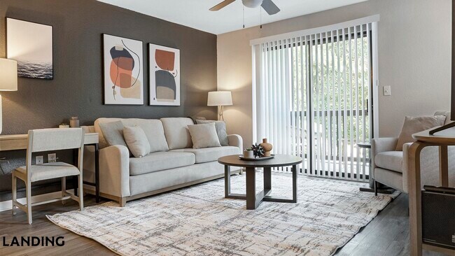 Building Photo - 711 N Front St Unit C117