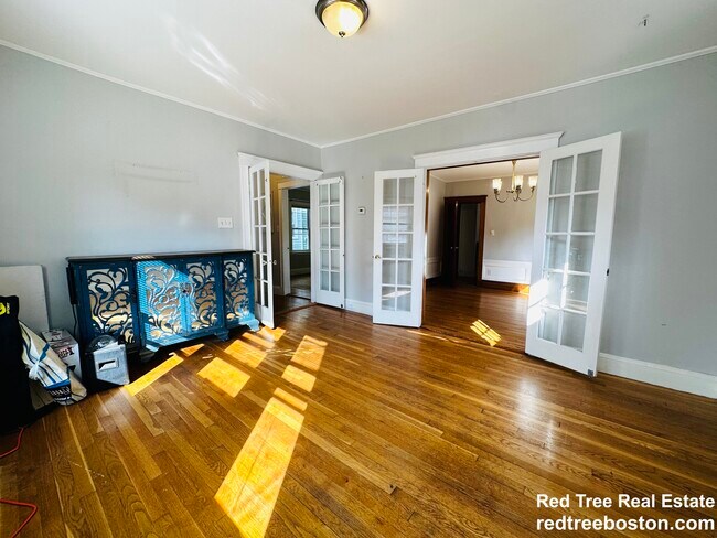 Photo - 15 Saint Peter St Apartments Unit 1