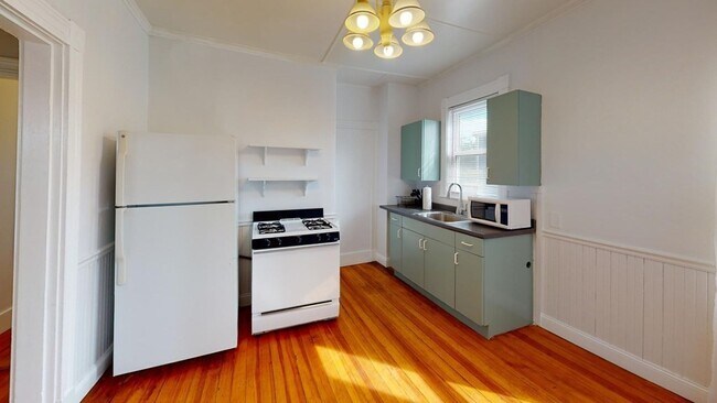 Photo - 123 Boston St