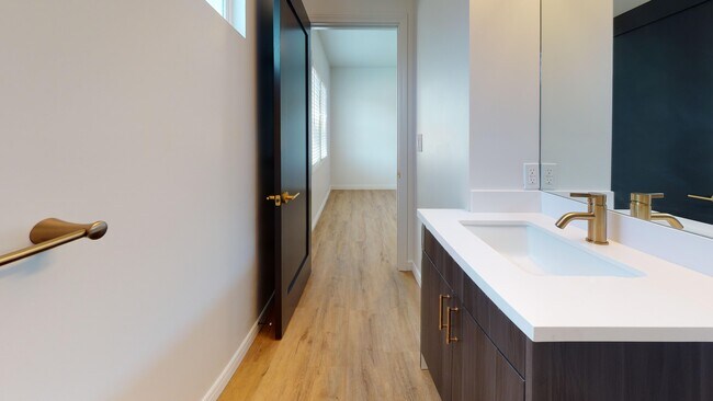 Photo - 2901 Bellevue