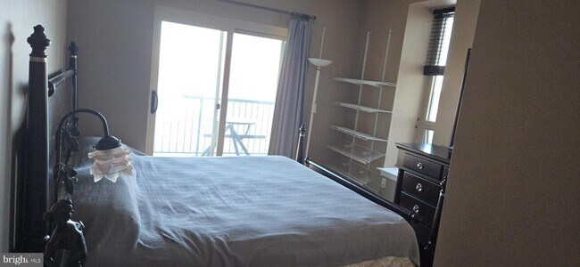 Photo - 717 S Christopher Columbus Blvd Unit 1505