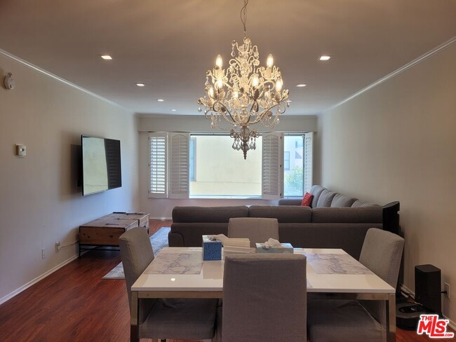165 N Swall Dr Unit 204