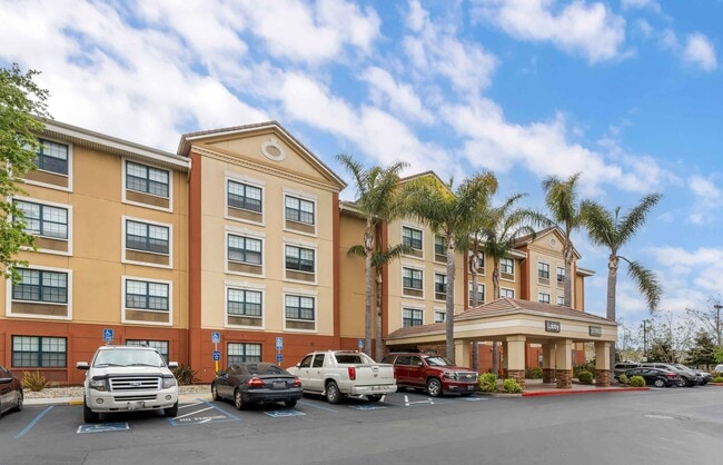 Furnished Studio-Union City - Dyer St.