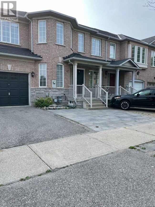 Photo - 47 Waterton Crescent