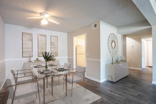 Photo - Hickory Creek Apartment and Townhomes
