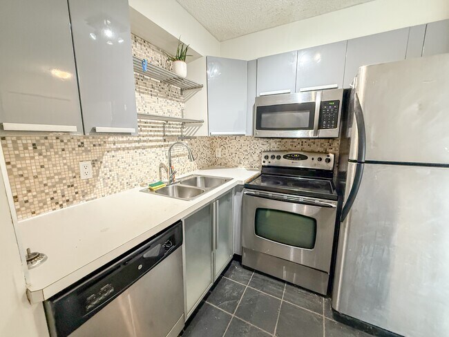 Photo - 4000 Somervale Ct SW Unit 403