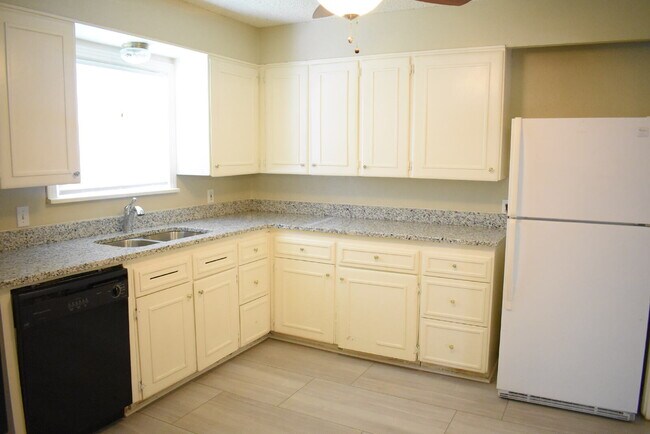 Photo - Super Cute 2 Bedroom Home in Tech Terrace!...
