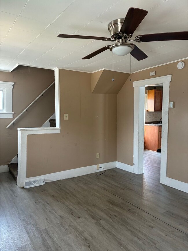 Photo - 206 W 32nd St