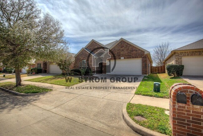 Photo - 3217 Hornbeam St