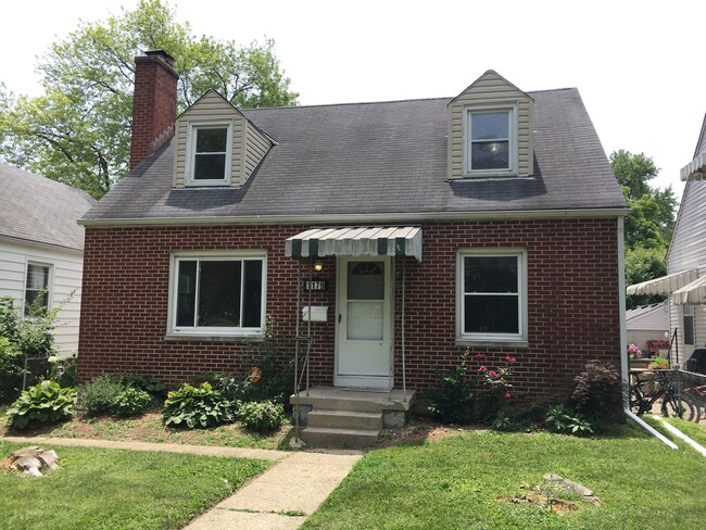 **4-BEDROOM HOUSE W/ GARAGE IN NORTH COLUM... - **4-BEDROOM HOUSE W/ GARAGE IN NORTH COLUM...