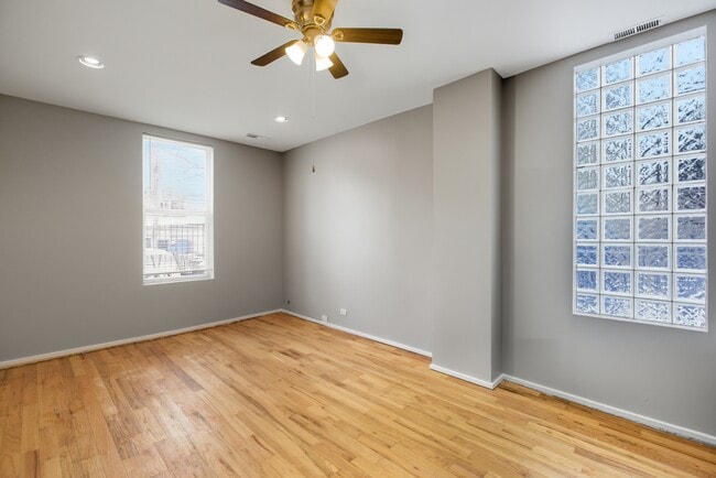 Photo - 2313 W McLean Ave Unit 1E