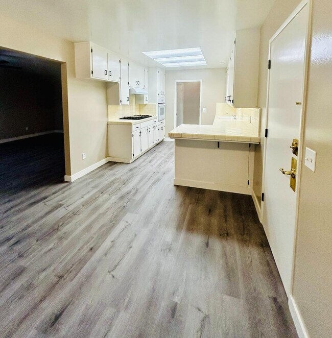 Photo - 285 Rutgers Ave