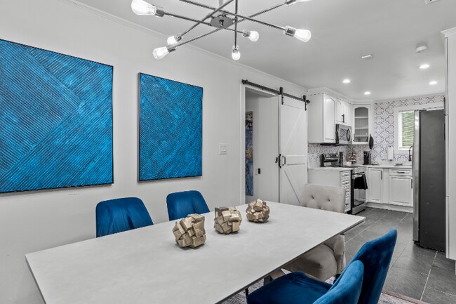 Photo - 3021 Botany St